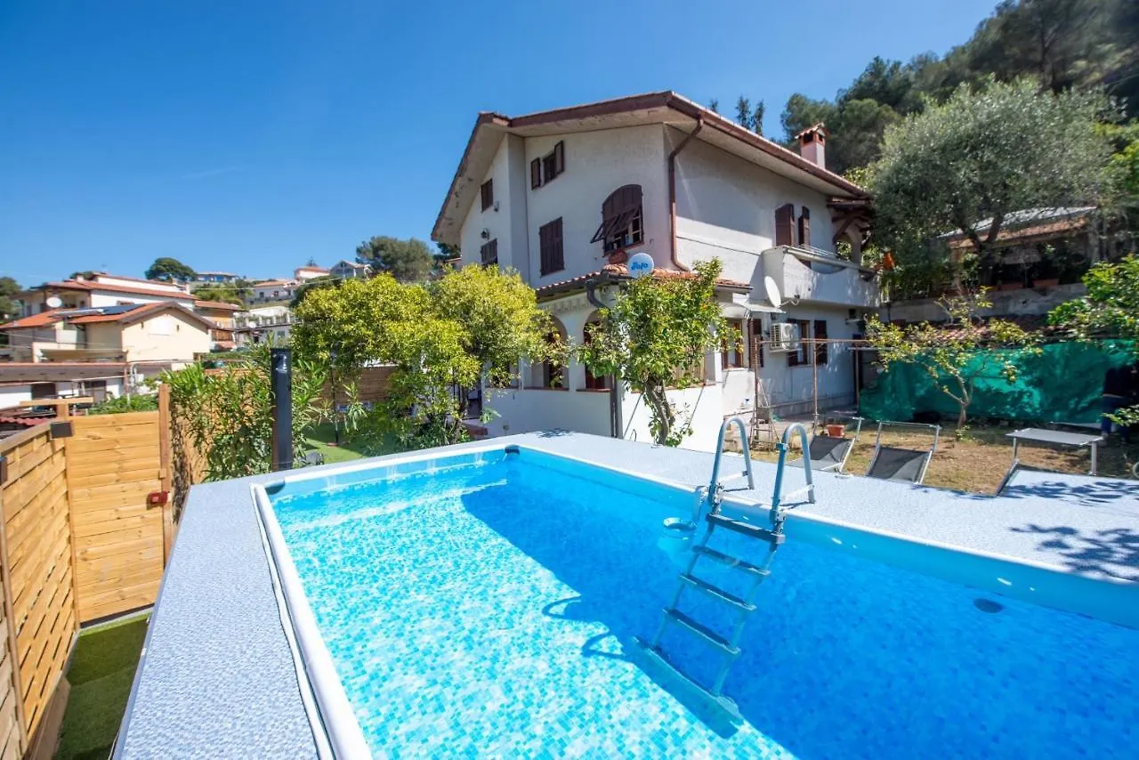 Willa Casa Del Sole: Relax & Charme Nella Riviera Ligure Camporosso